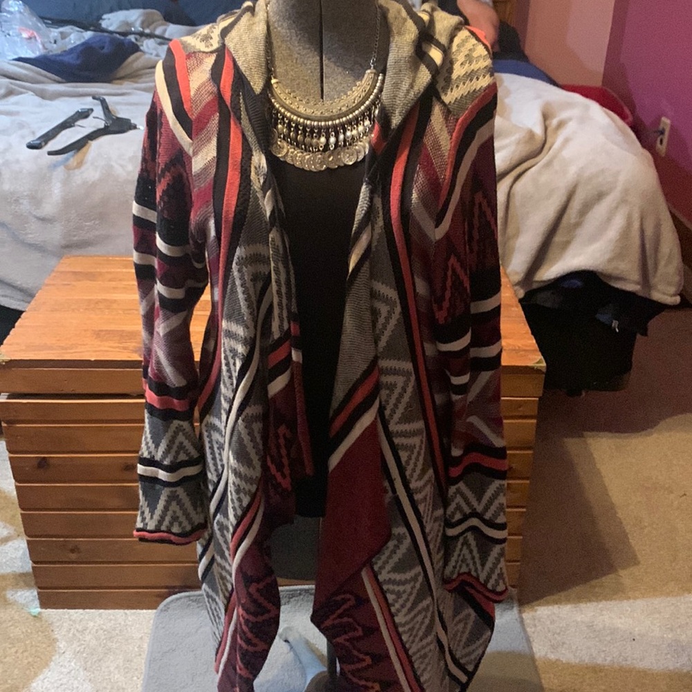 Gorgeous long sleeved cardigan!!!!!